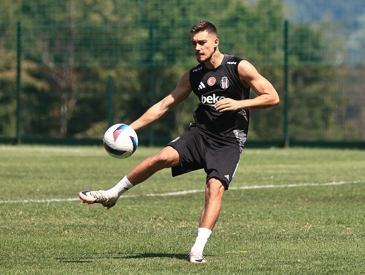 Beşiktaş'ta Yeni Sezon Hazırlıkları ve Kadro Planlaması