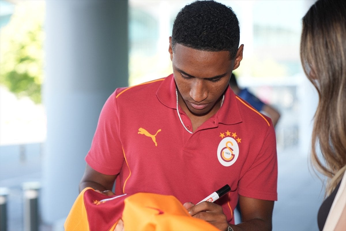 Galatasaray'ın Brezilyalı Yıldızı Tete'ye Athletico Paranaense'ten Transfer Teklifi