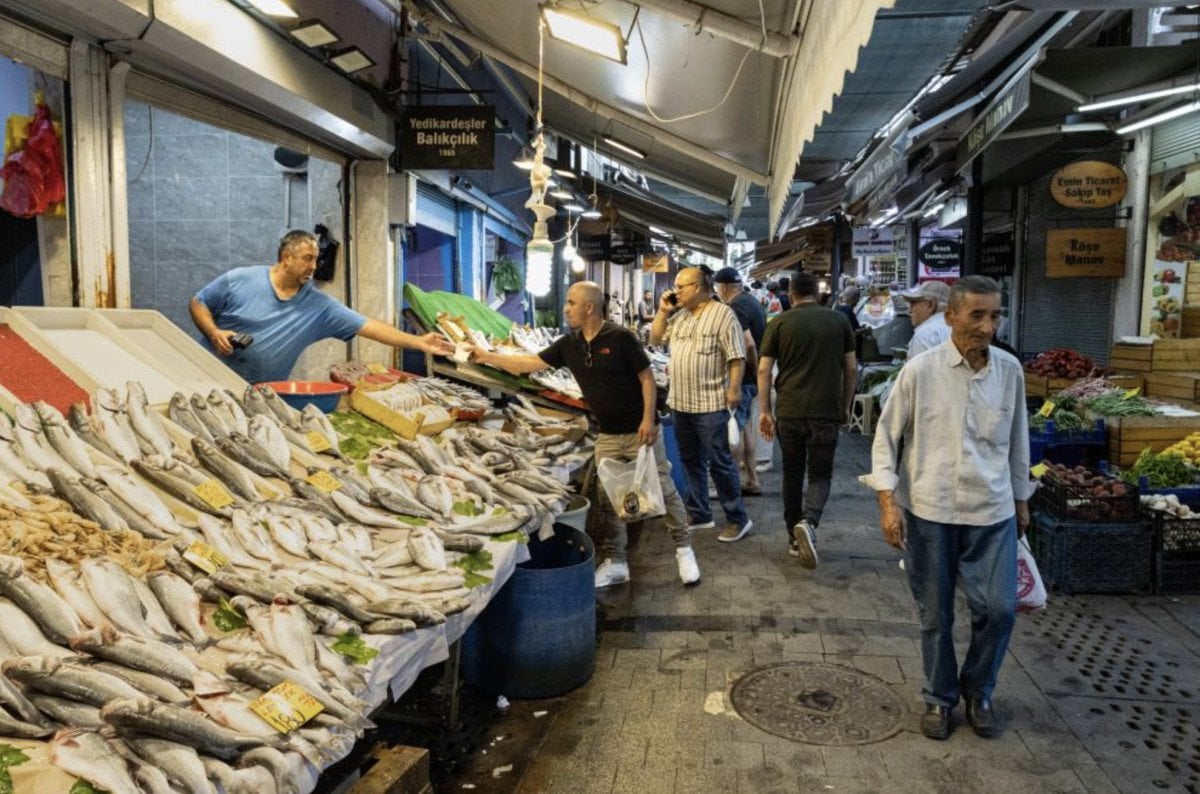 İzmir Havra Sokağı'ndaki Balıkçılar Satışlardan Şikayetçi