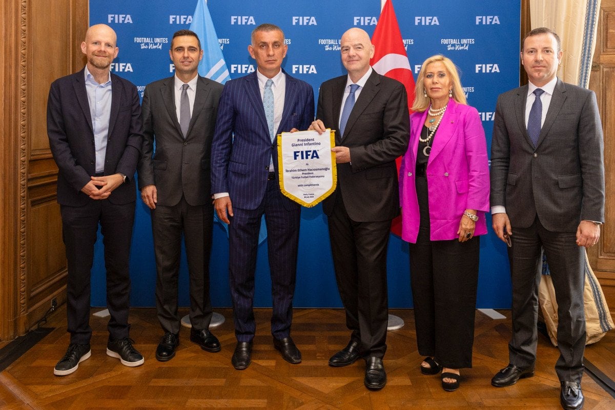 TFF Başkanı İbrahim Hacıosmanoğlu, FIFA Başkanı Gianni Infantino ile Görüştü