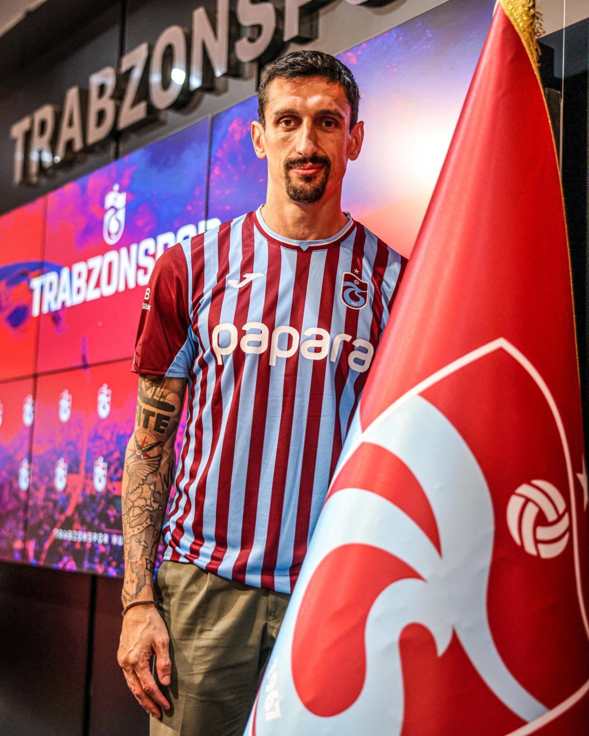 Trabzonspor, Stefan Savic ile 3 Yıllık Sözleşme İmzaladı