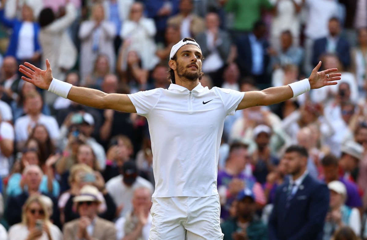 Wimbledon Tenis Turnuvası'nda Yarı Final Heyecanı Devam Ediyor