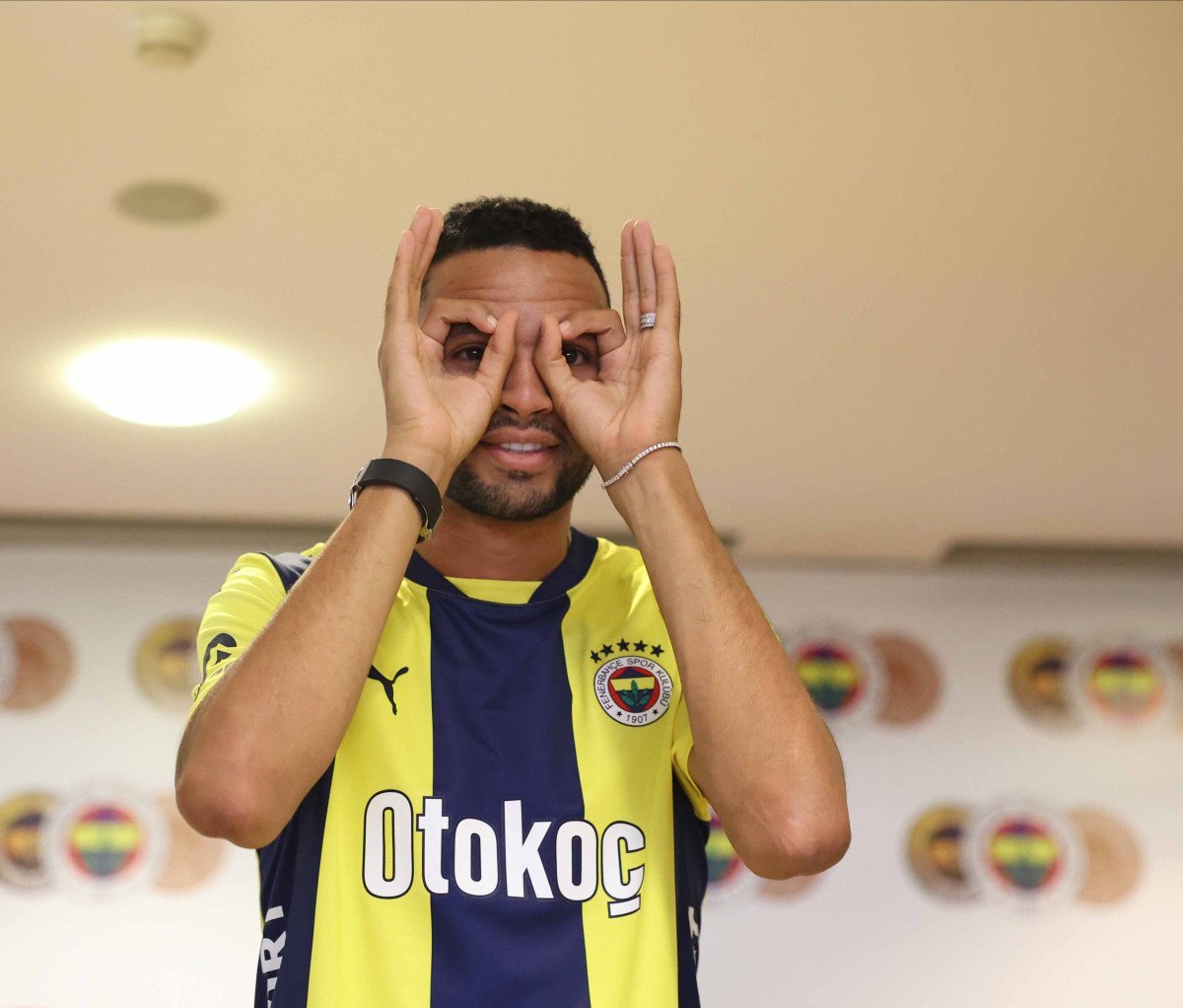 Youssef En-Nesyri Fenerbahçe'ye İmza Attı