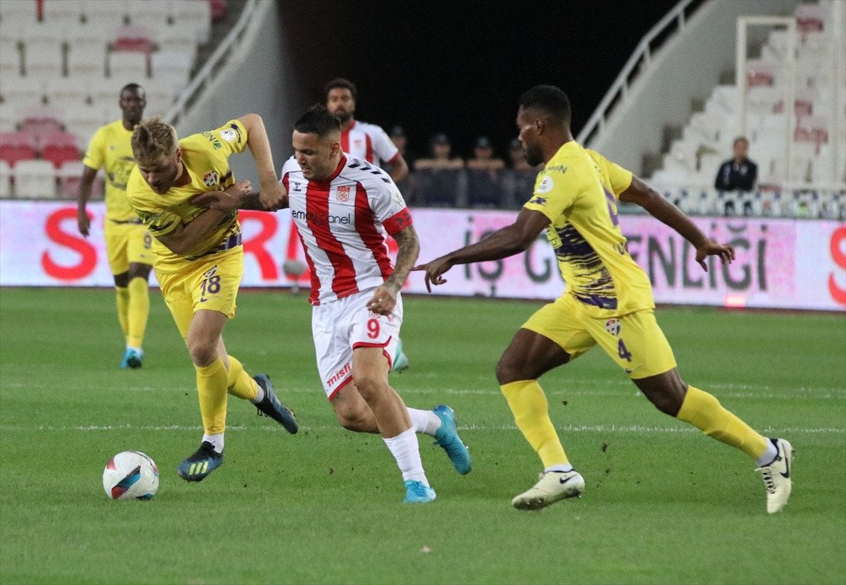 AA Süper Lig 3. Hafta Maç Özeti: Sivasspor 0 - 1 Eyüpspor