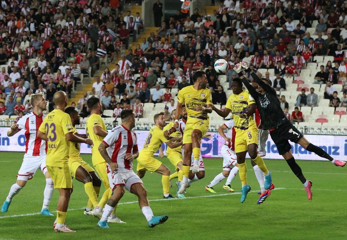 AA Süper Lig 3. Hafta Maç Özeti: Sivasspor 0 - 1 Eyüpspor