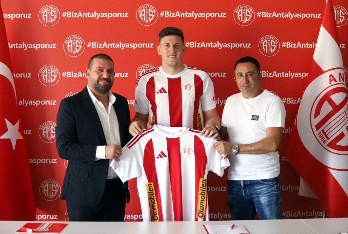 Antalyaspor, Adolfo Julian Gaich ile Sözleşme İmzaladı