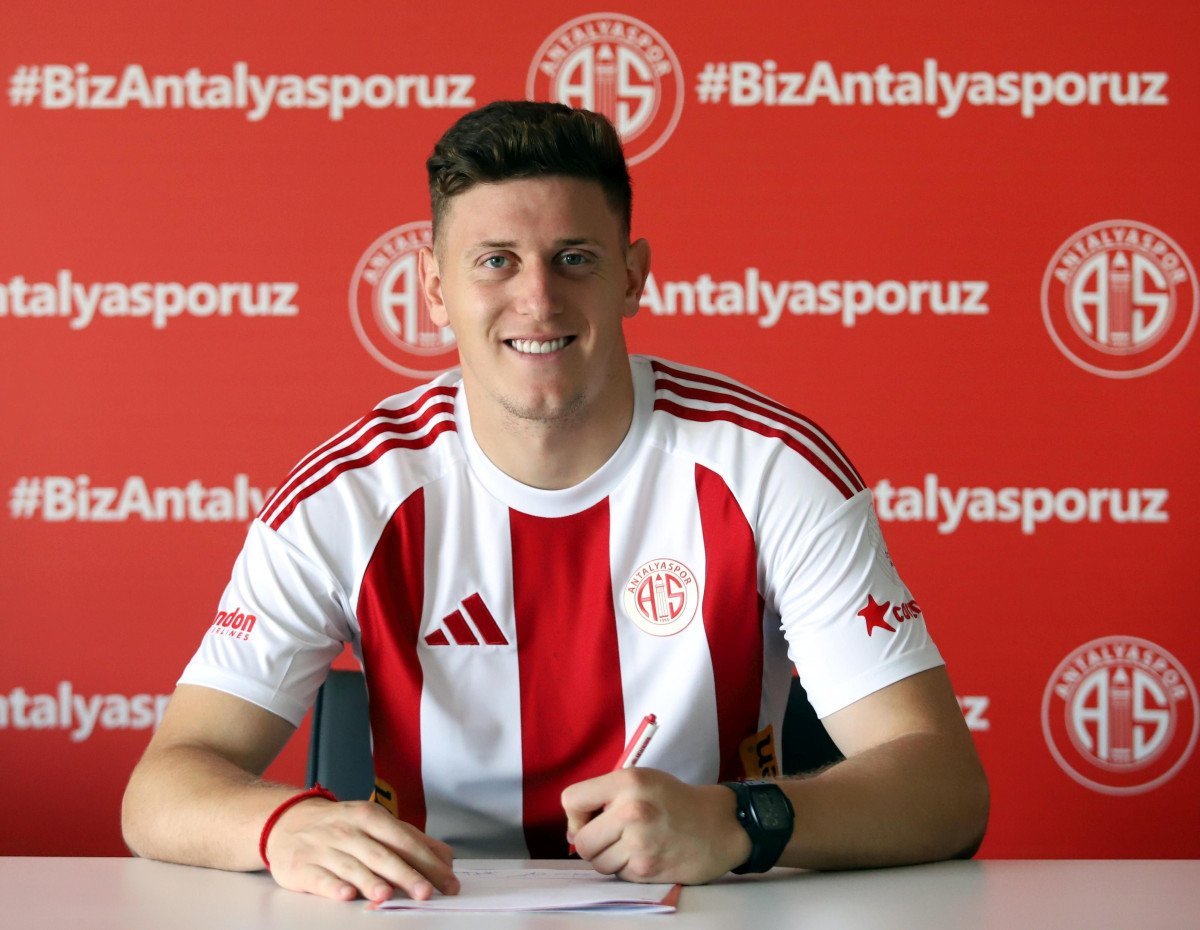 Antalyaspor, Adolfo Julian Gaich ile Sözleşme İmzaladı