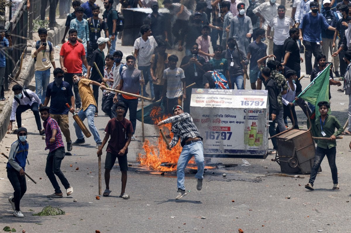 Bangladeş'teki Protestolar ve Hükümet Krizi