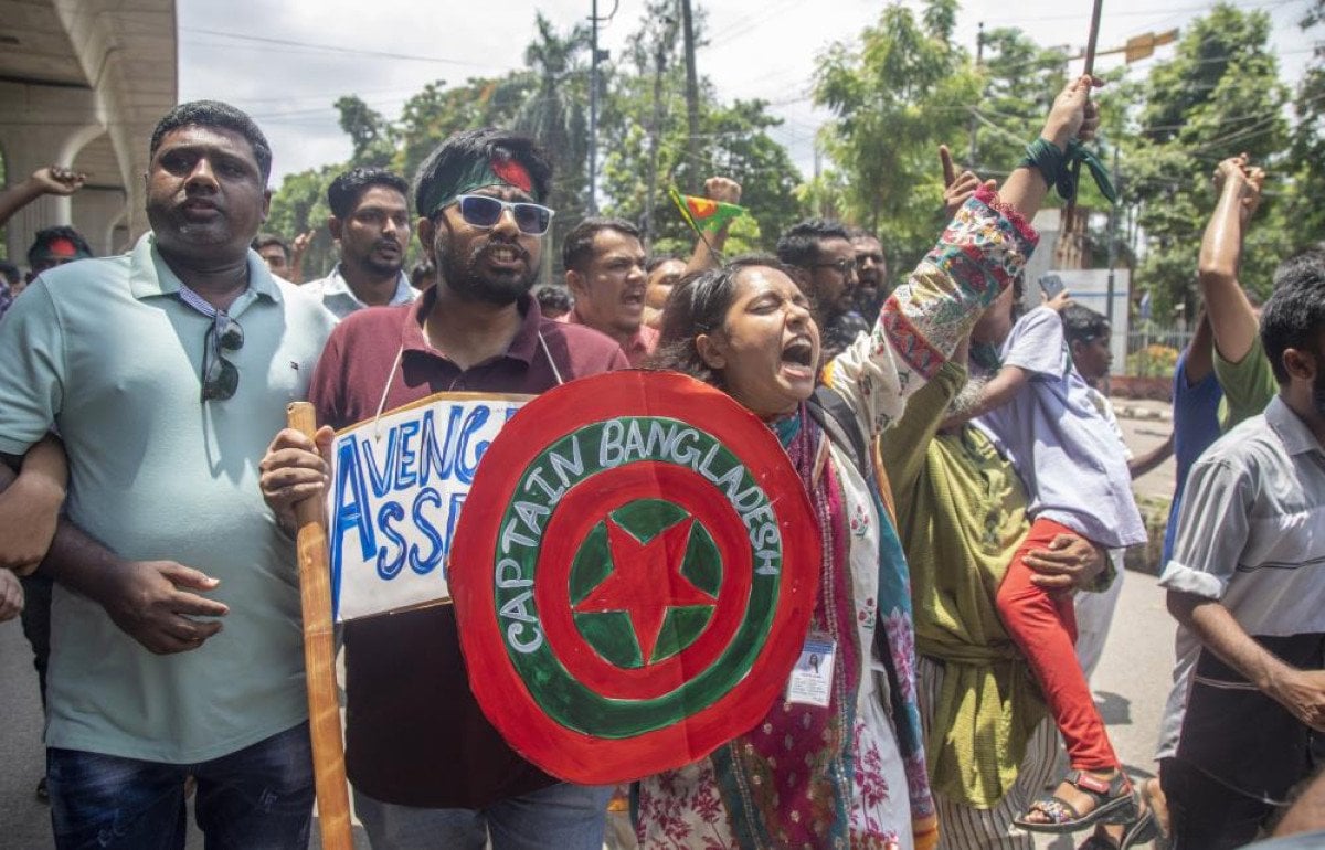 Bangladeş'teki Protestolar ve Hükümet Krizi