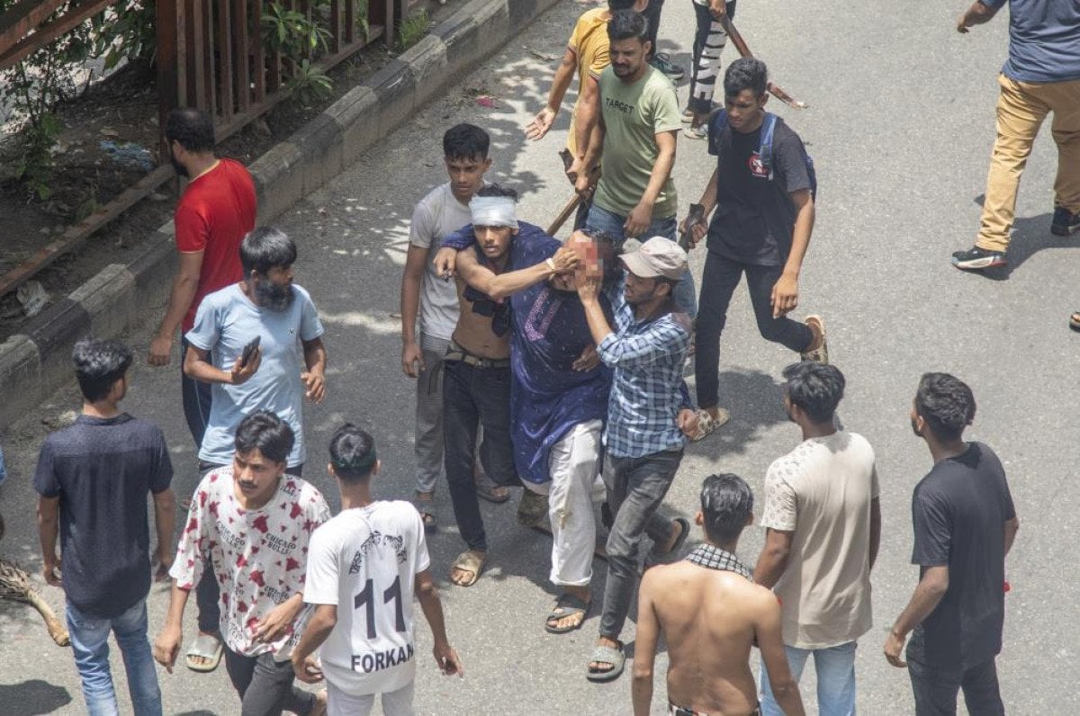 Bangladeş'teki Protestolar ve Hükümet Krizi