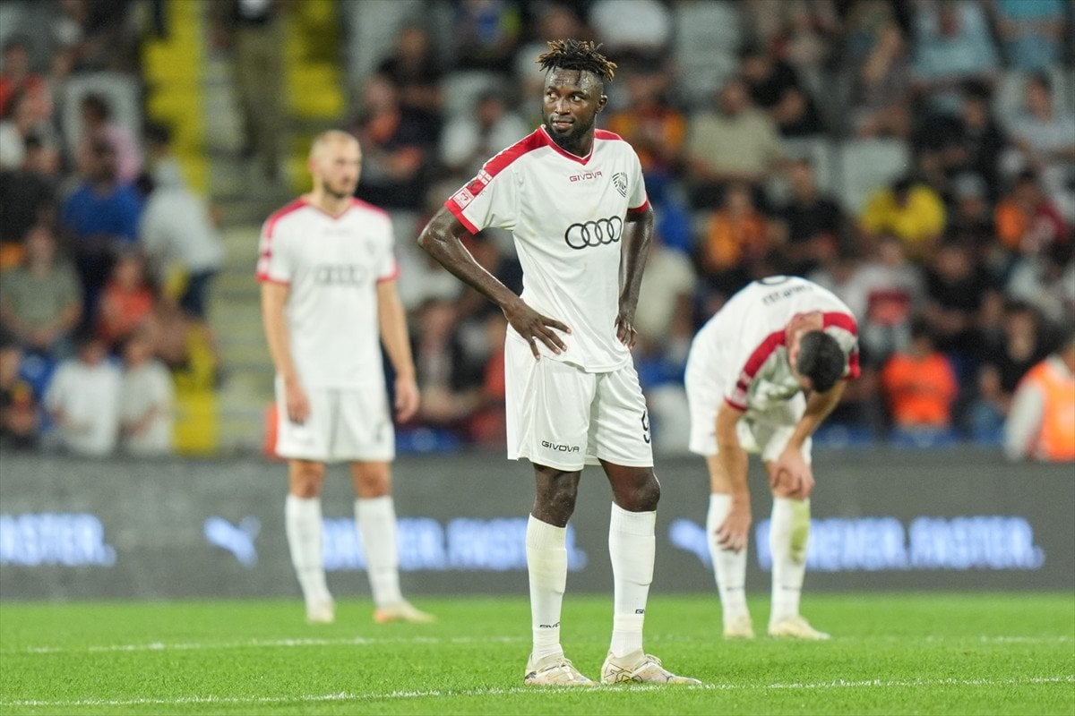 Başakşehir, UEFA Avrupa Konferans Ligi'nde Play-Off Turu'na Yükseldi