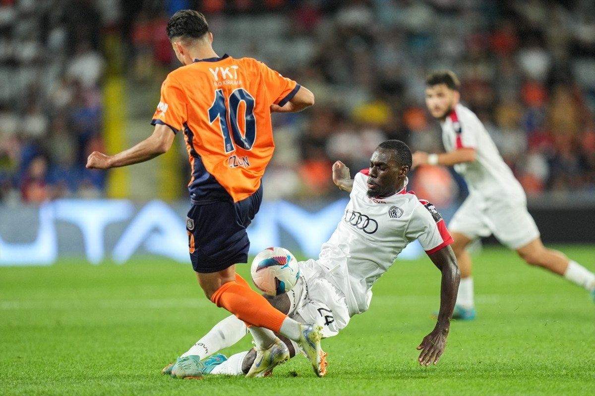 Başakşehir, UEFA Avrupa Konferans Ligi'nde Play-Off Turu'na Yükseldi