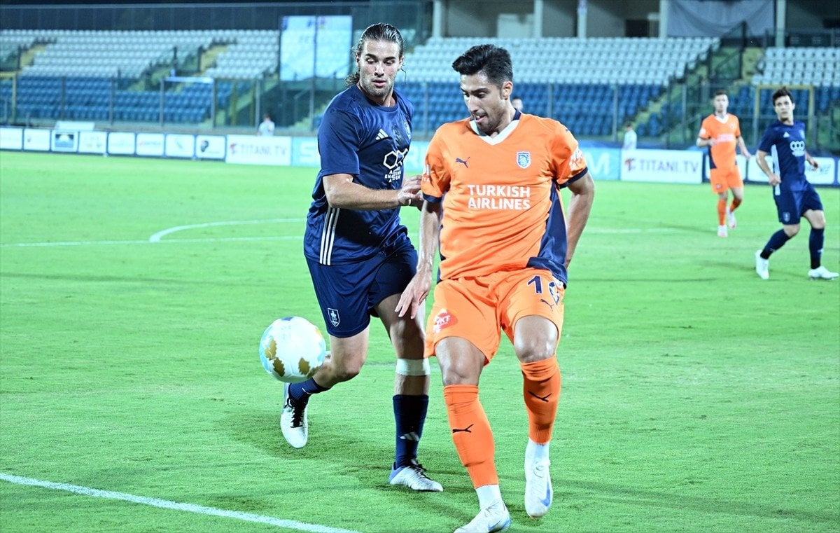 Başakşehir, UEFA Konferans Ligi'nde Çeyrek Finale Yükseldi