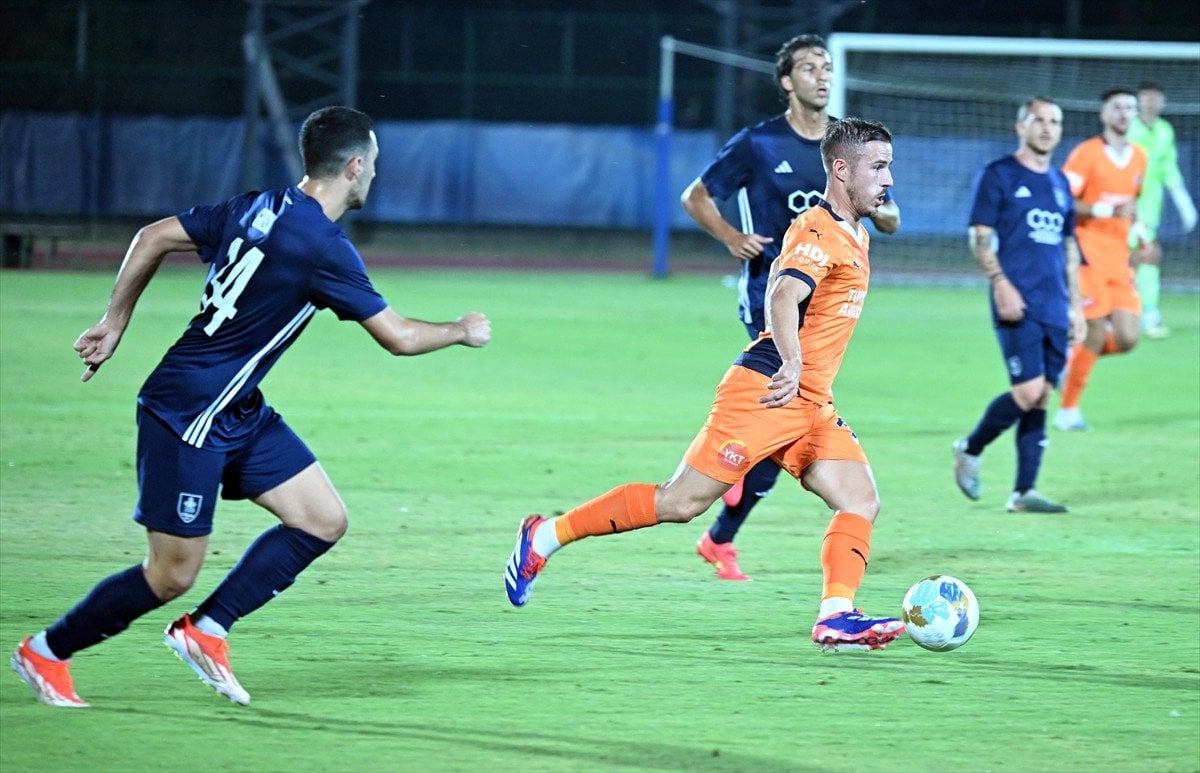 Başakşehir, UEFA Konferans Ligi'nde Çeyrek Finale Yükseldi