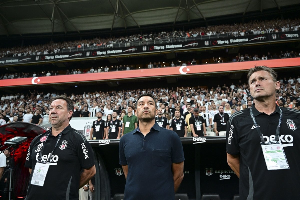 Beşiktaş, Antalyaspor'u 4-2 Yenerek Puanını 6'ya Çıkardı