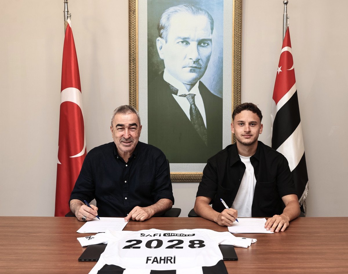 Beşiktaş, Genç Yetenek Fahri Kerem Ay ile Sözleşme Uzattı