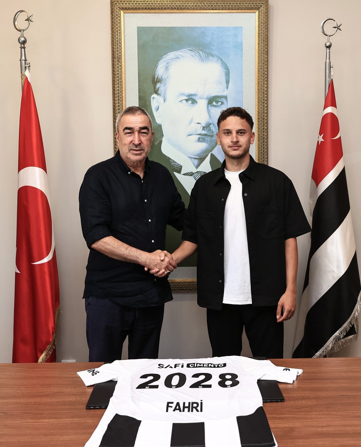 Beşiktaş, Genç Yetenek Fahri Kerem Ay ile Sözleşme Uzattı