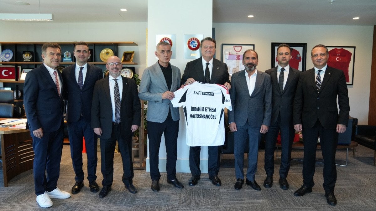 Beşiktaş Kulübü Başkanı Hasan Arat, TFF Başkanı Hacıosmanoğlu'nu Ziyaret Etti