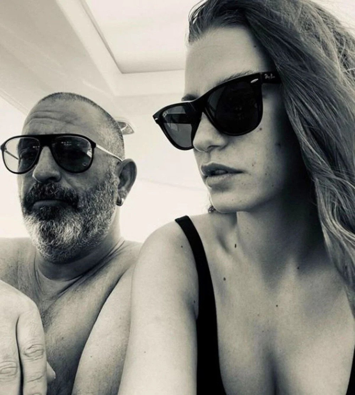 Defne Samyeli'den Cem Yılmaz ve Serenay Sarıkaya Açıklamaları