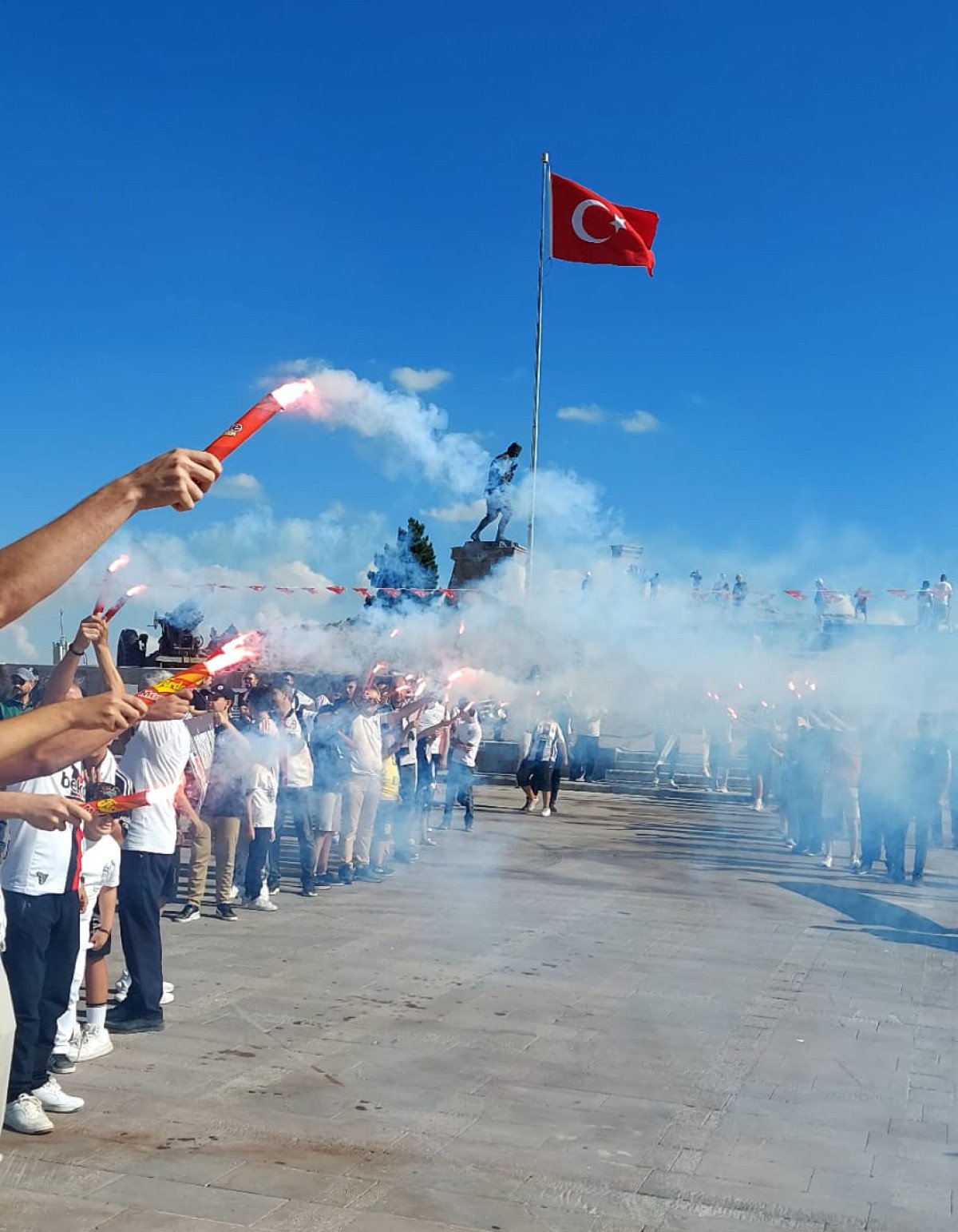 DHA Beşiktaş Kulübü Başkanı Hasan Arat'tan Büyük Taarruz Anma Töreni