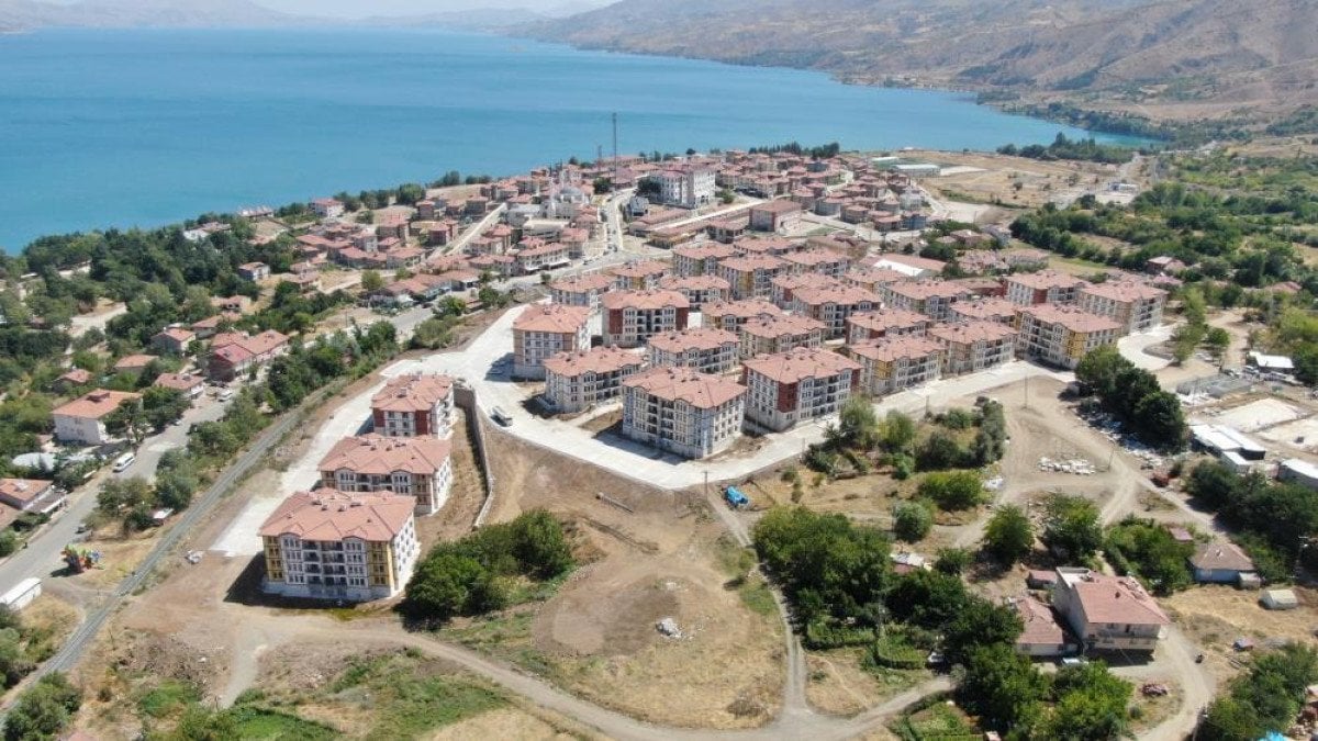 Elazığ'da Deprem Sonrası Yeni Konutların İnşası Devam Ediyor