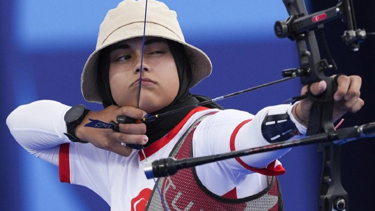 Elif Berra Gökkır'dan Tarihi Başarı