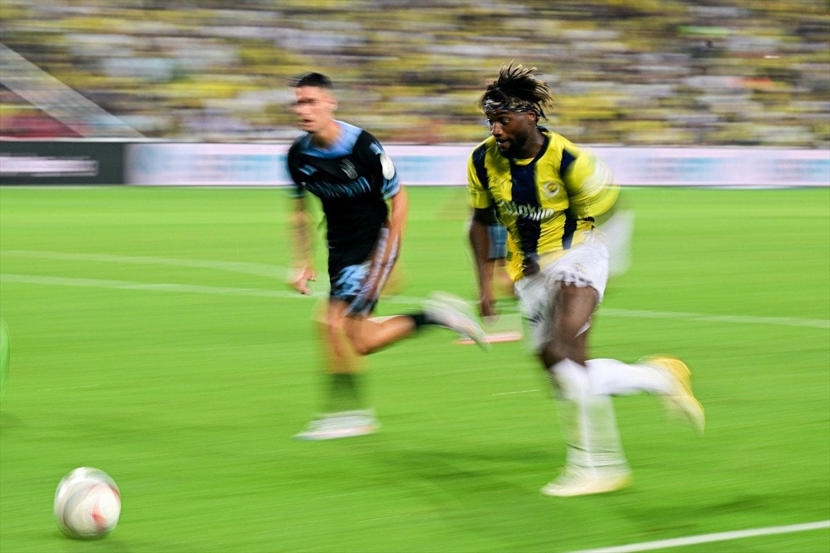 Fenerbahçe, Adana Demirspor'u 1-0 Geçti