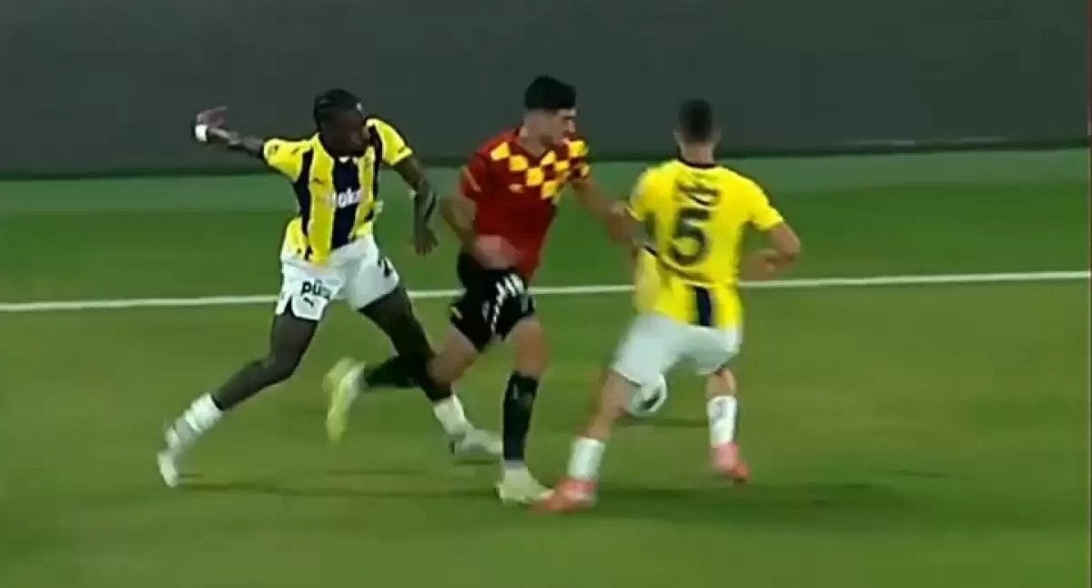 Fenerbahçe-Göztepe Maçında Tartışmalı Pozisyonlar ve Hakem Yorumları