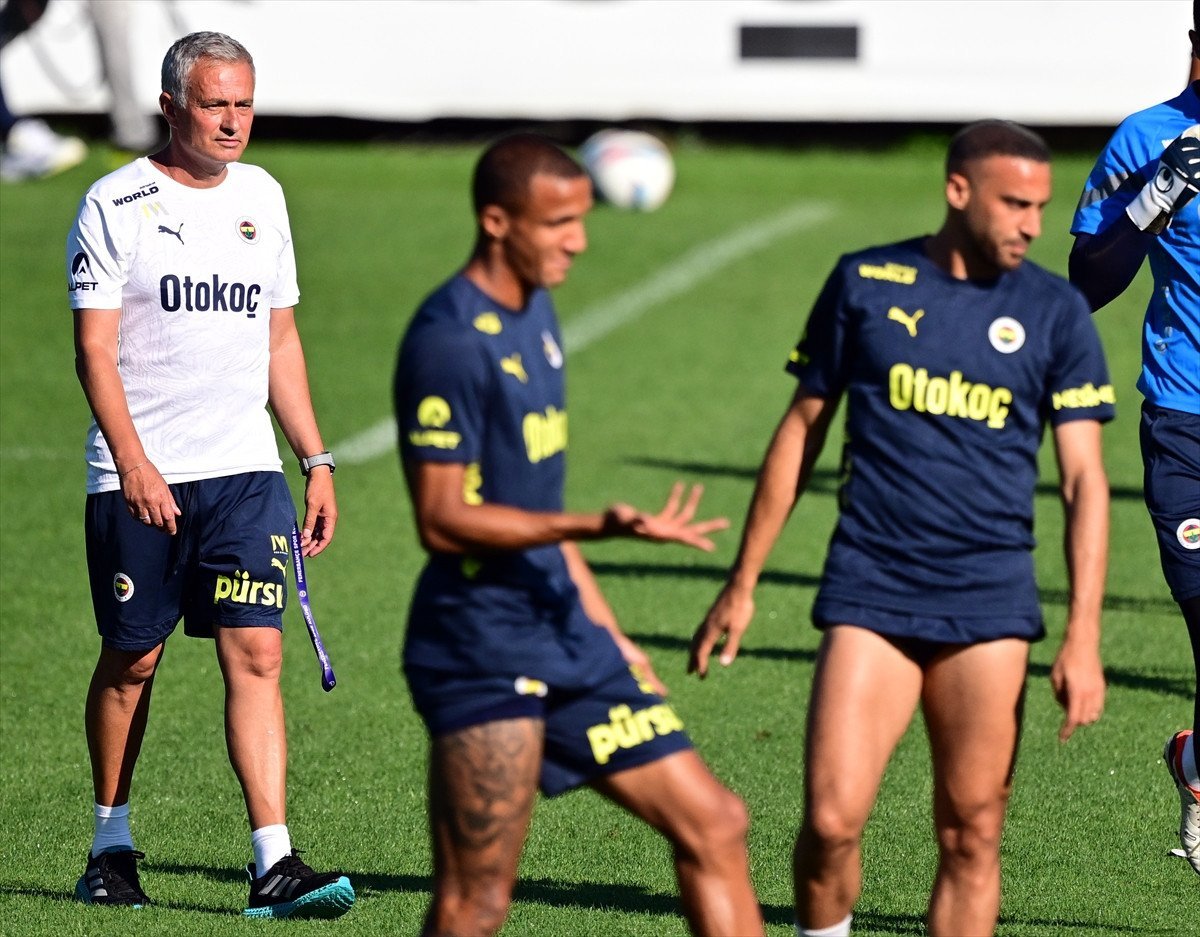 Fenerbahçe, Lille ile Şampiyonlar Ligi Rövanşına Hazırlanıyor