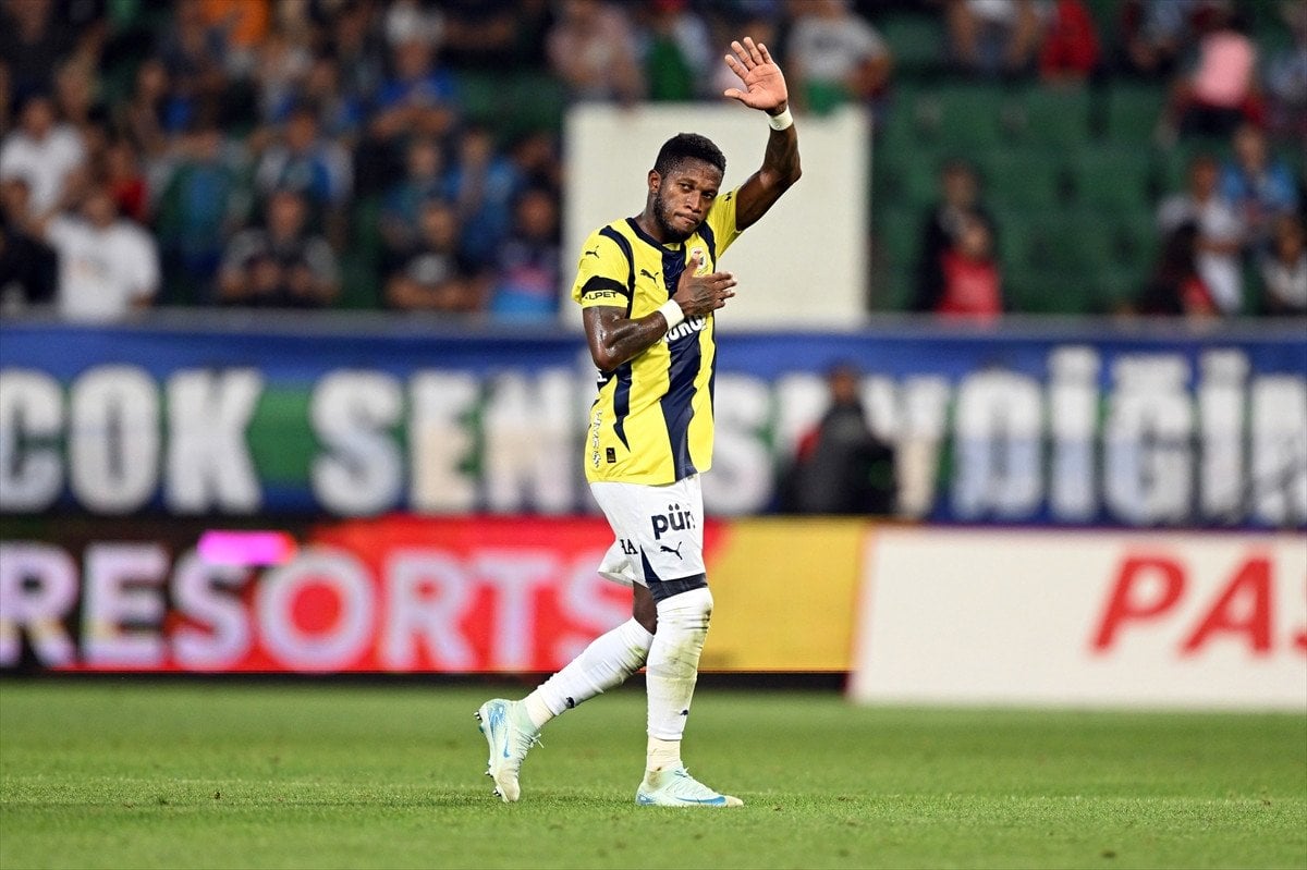 Fenerbahçe, Rizespor'u 5-0 Yenerek Galibiyet Serisini Sürdürdü