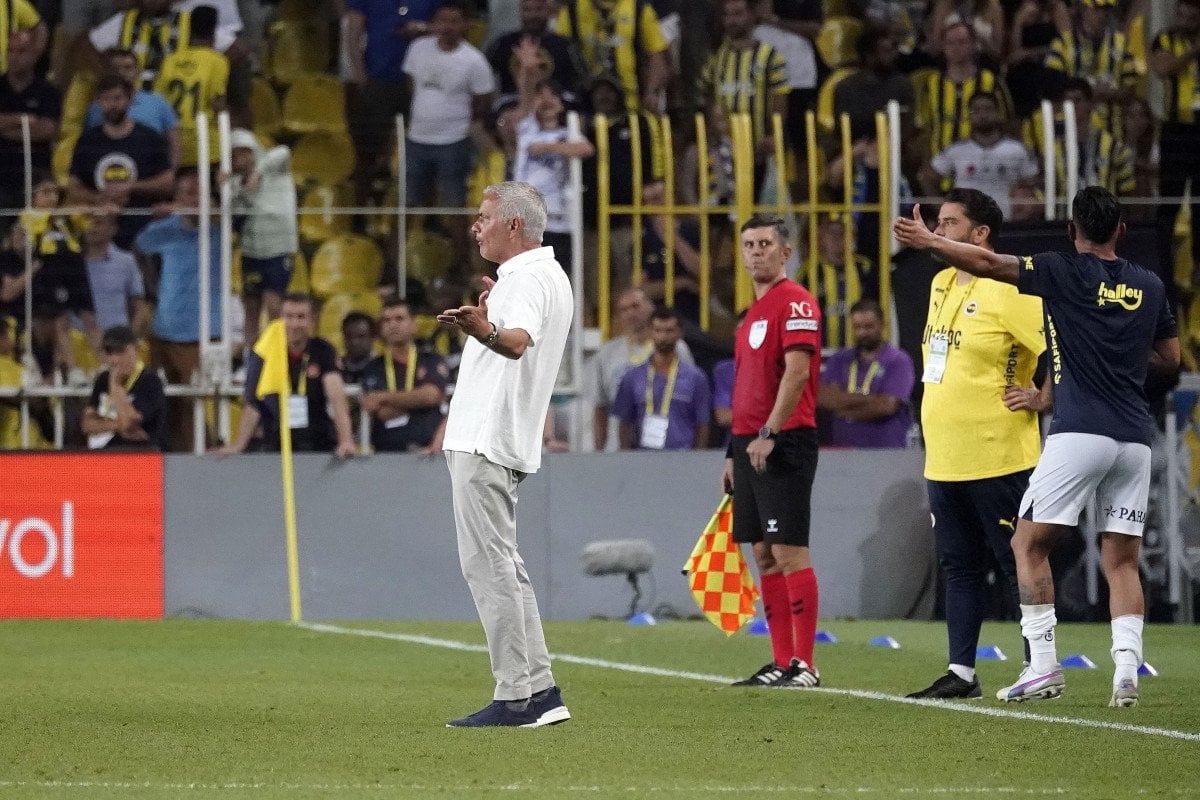 Fenerbahçe, Süper Lig'e 1-0'lık Galibiyetle Başladı