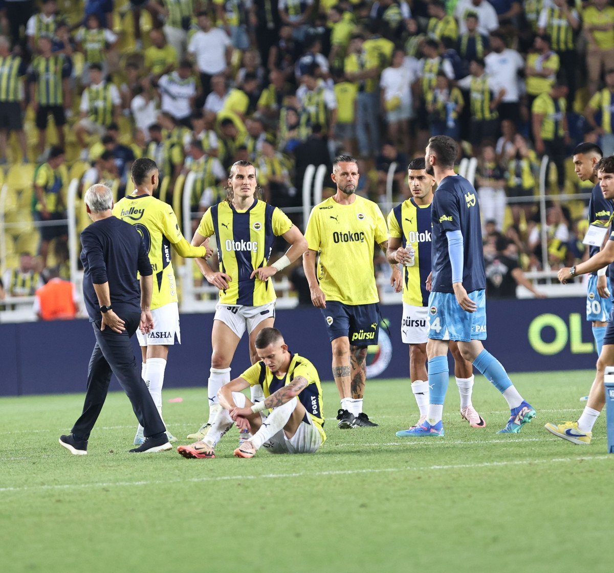 Fenerbahçe, UEFA Şampiyonlar Ligi'ne Veda Etti