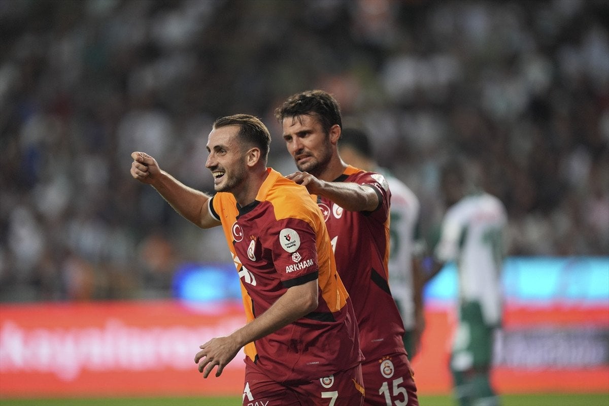 Galatasaray, Konyaspor'u Deplasmanda 2-1 Yendi