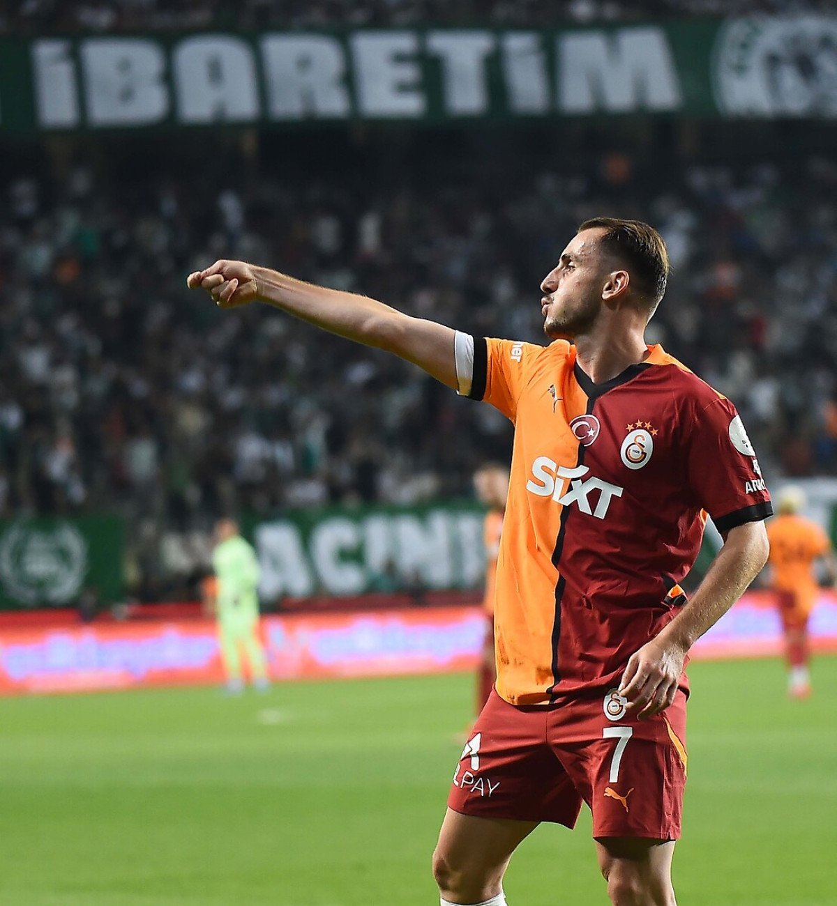 Galatasaray'da Kerem Aktürkoğlu'nun Geleceği Belirsizliğini Koruyor