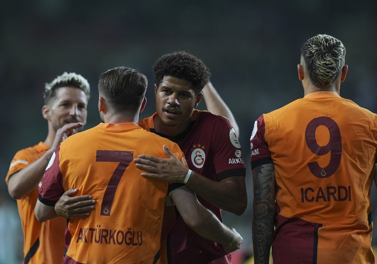 Galatasaray'ın UEFA Şampiyonlar Ligi Play-Off Mücadelesi Başlıyor