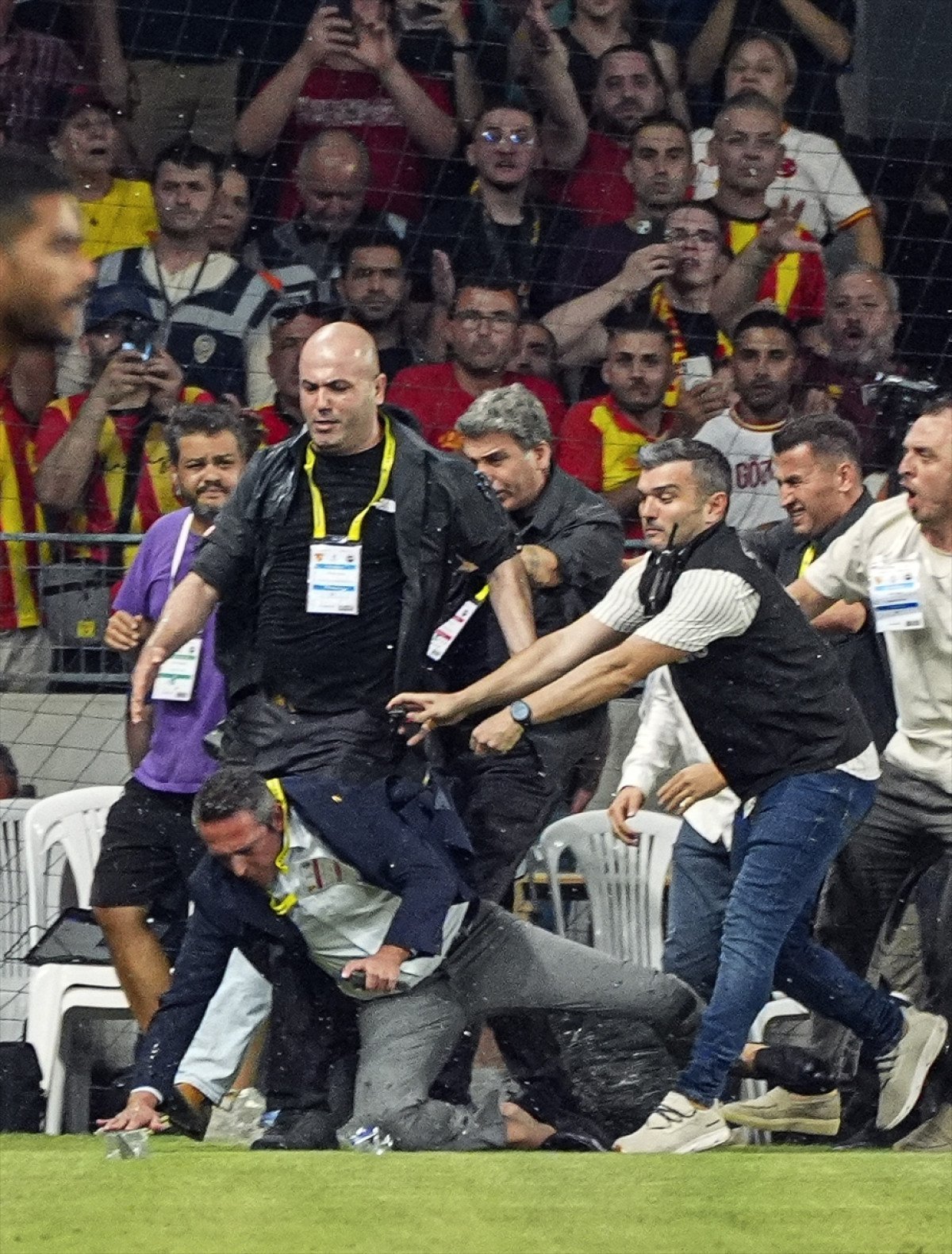 Göztepe - Fenerbahçe Maçında Sıcak Gelişmeler