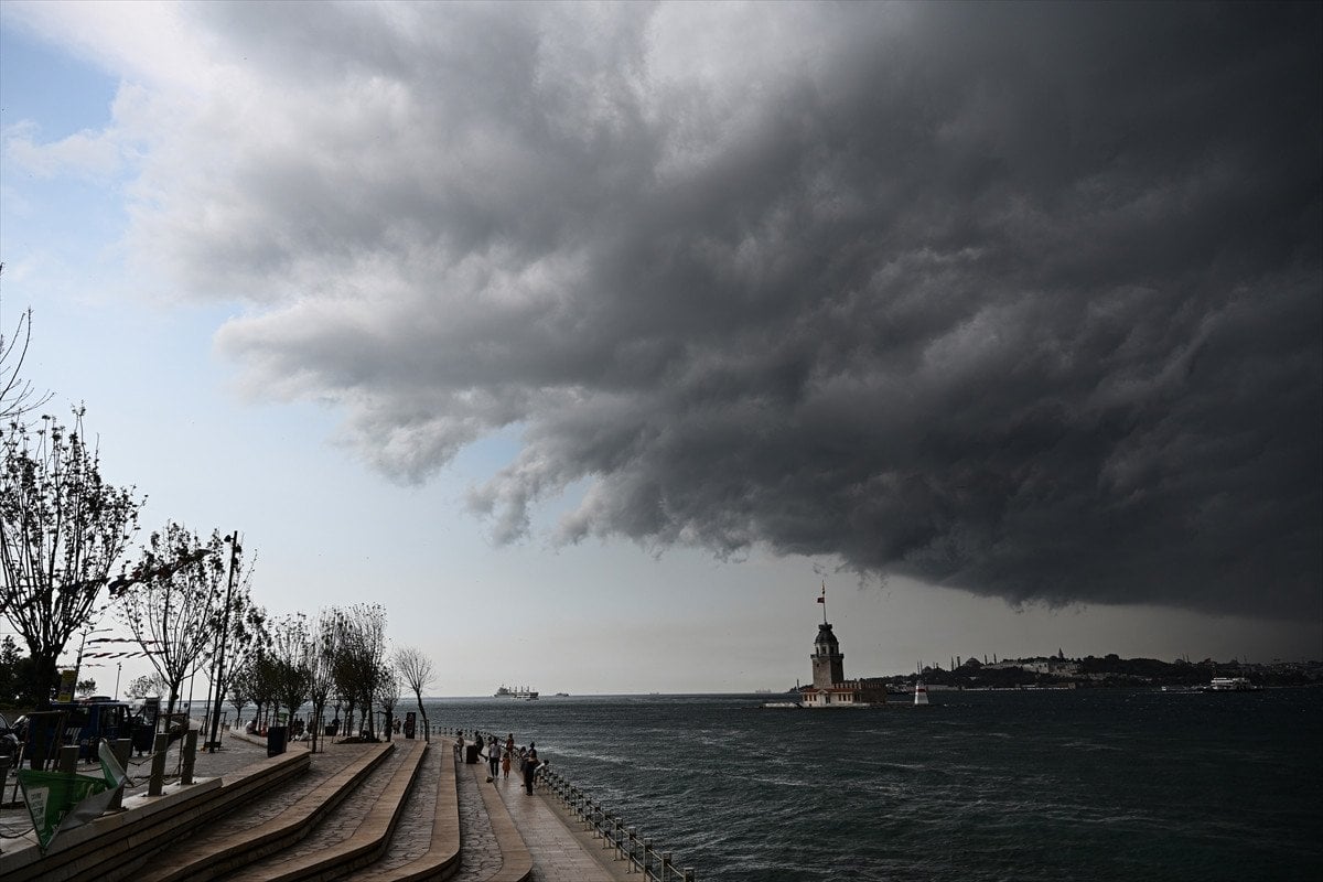 İstanbul'da Kuvvetli Yağışlar Altyapıyı Zorladı