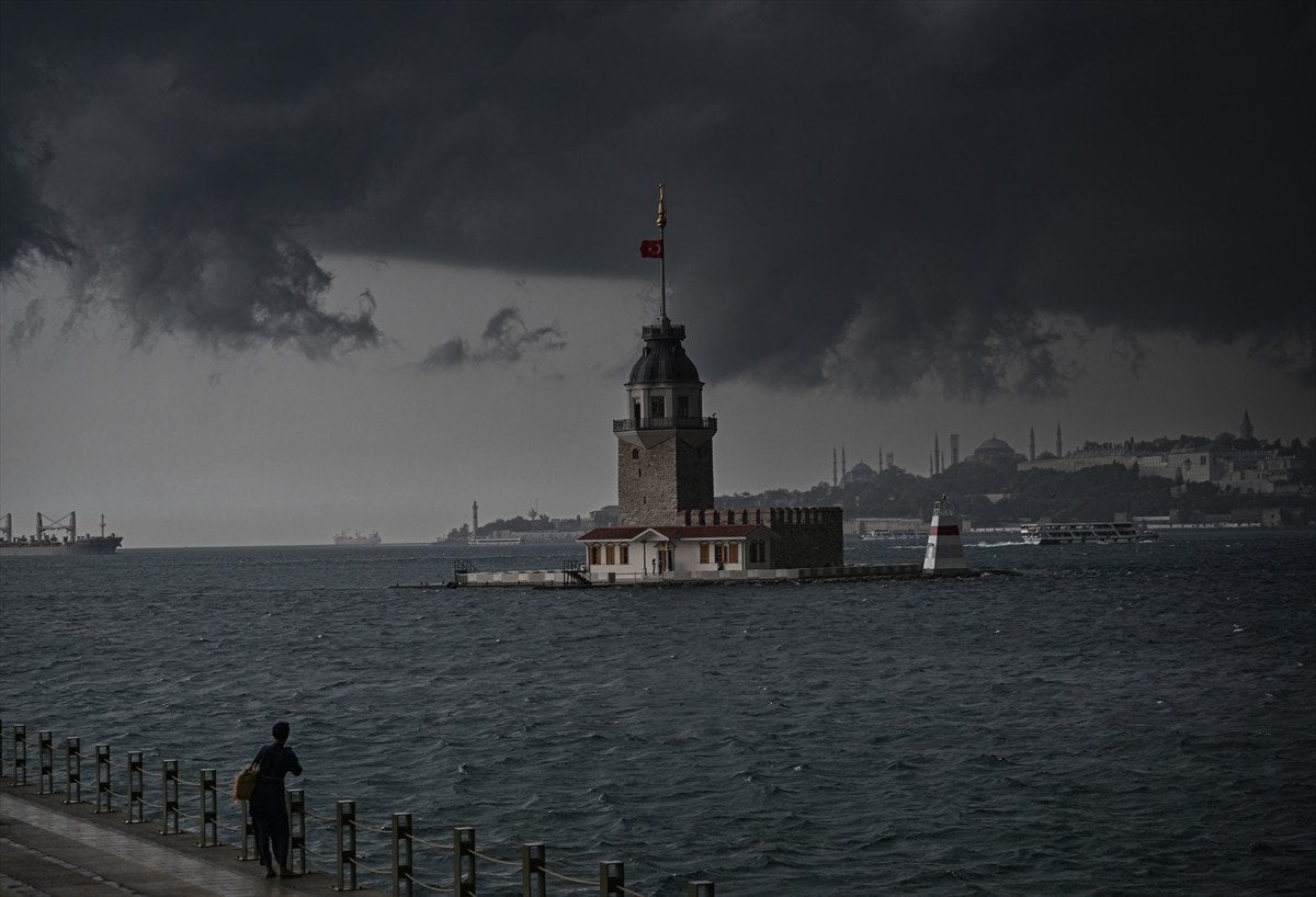 İstanbul'da Kuvvetli Yağışlar Altyapıyı Zorladı