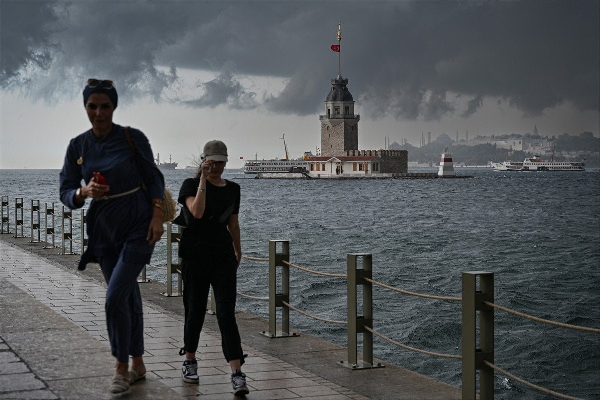 İstanbul'da Kuvvetli Yağışlar Altyapıyı Zorladı