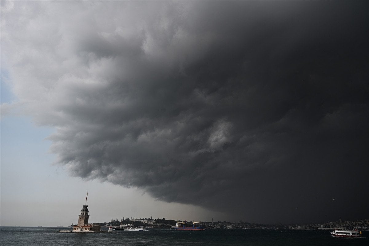 İstanbul'da Kuvvetli Yağışlar Altyapıyı Zorladı