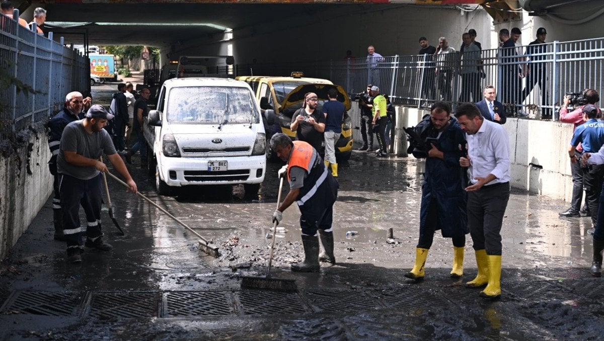 İstanbul'da Sağanak Yağış Felakete Yol Açtı