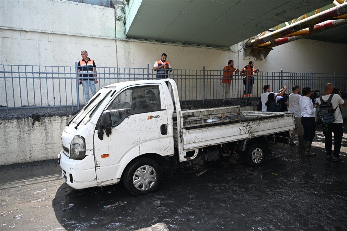 İstanbul'da Sağanak Yağış Felakete Yol Açtı