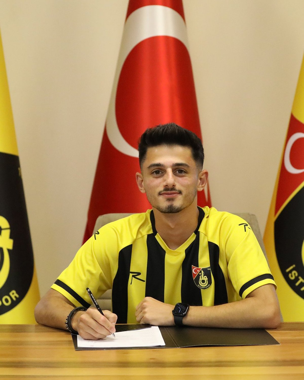 İstanbulspor, Kerem Şen ile Orta Sahasını Güçlendirdi