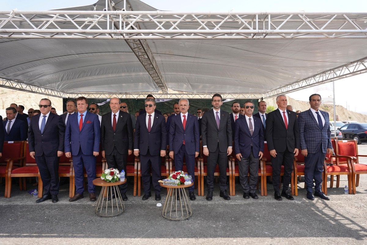 Kuzey Kıbrıs Türk Cumhuriyeti'nde Lefkoşa Kuzey Çevreyolu Temel Atma Töreni