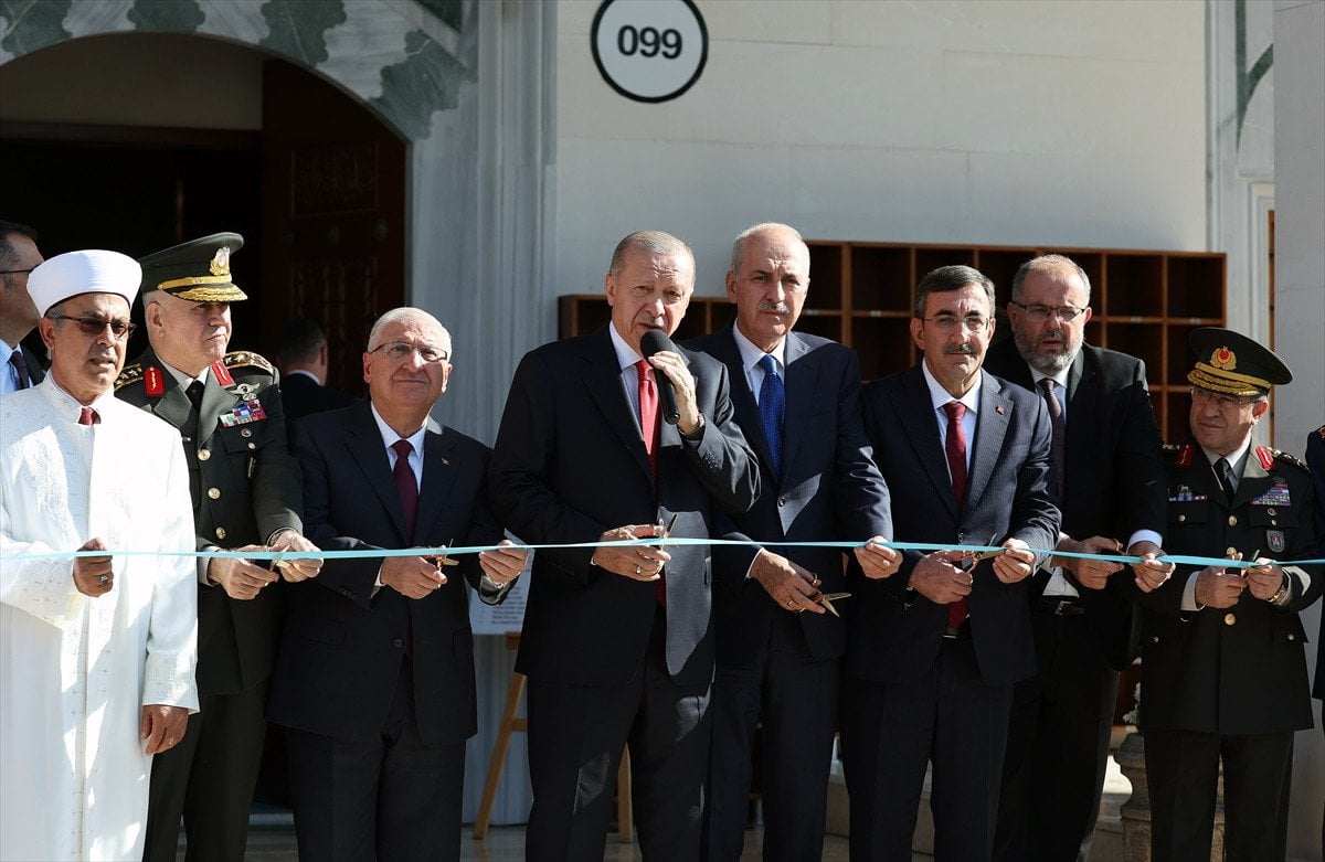 MSÜ Kara Harp Okulu'nda Diploma Alma ve Sancak Devir Teslim Töreni