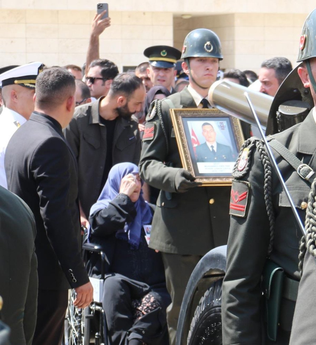 Piyade Uzman Çavuş Muhammed Emin Önk'ün Şehitliği ve Cenaze Töreni