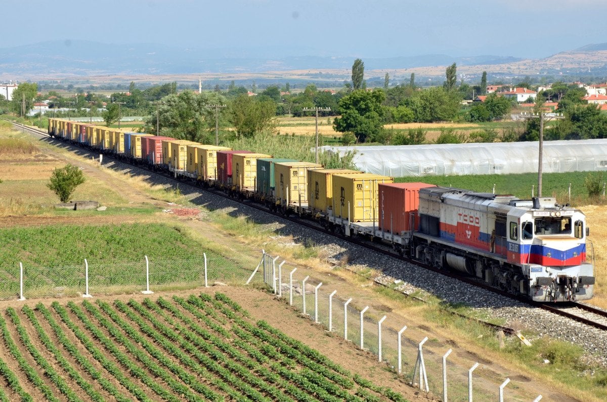 Ulaştırma ve Altyapı Bakanı Uraloğlu'ndan Demir Yolu İhracat Verileri Açıklaması