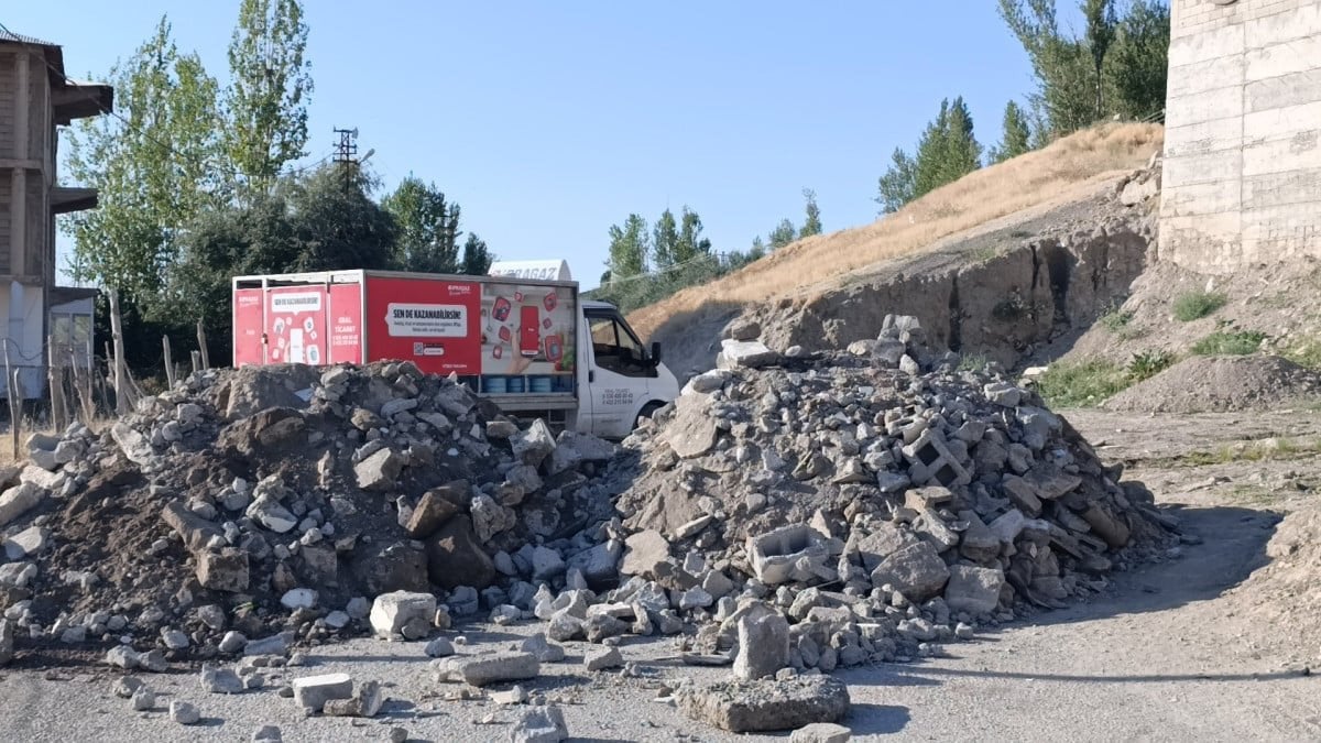 Van'ın Edremit İlçesinde Yolu Kapatma Krizi