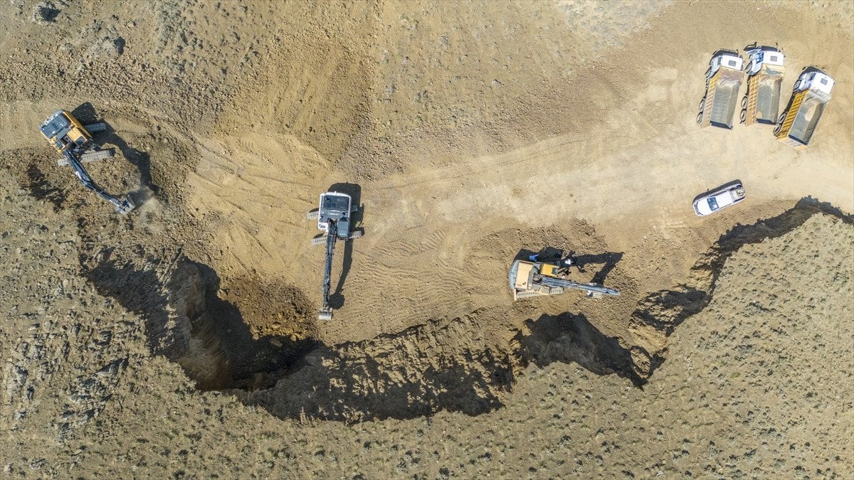 Van'ın Muradiye İlçesinde Petrol Arama Çalışmaları Başladı