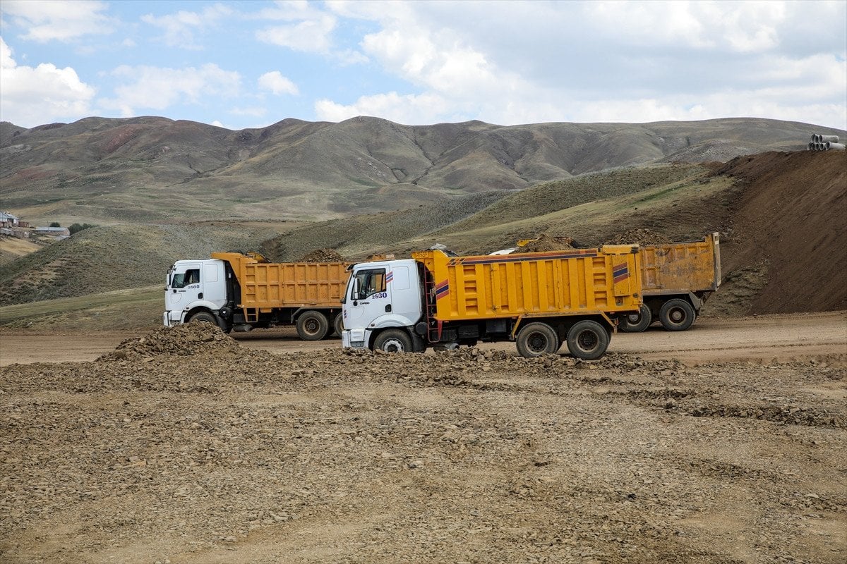 Van'ın Muradiye İlçesinde Petrol Arama Çalışmaları Başladı